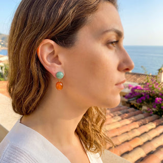 Comment porter des bijoux colorés sans en faire trop – Youm