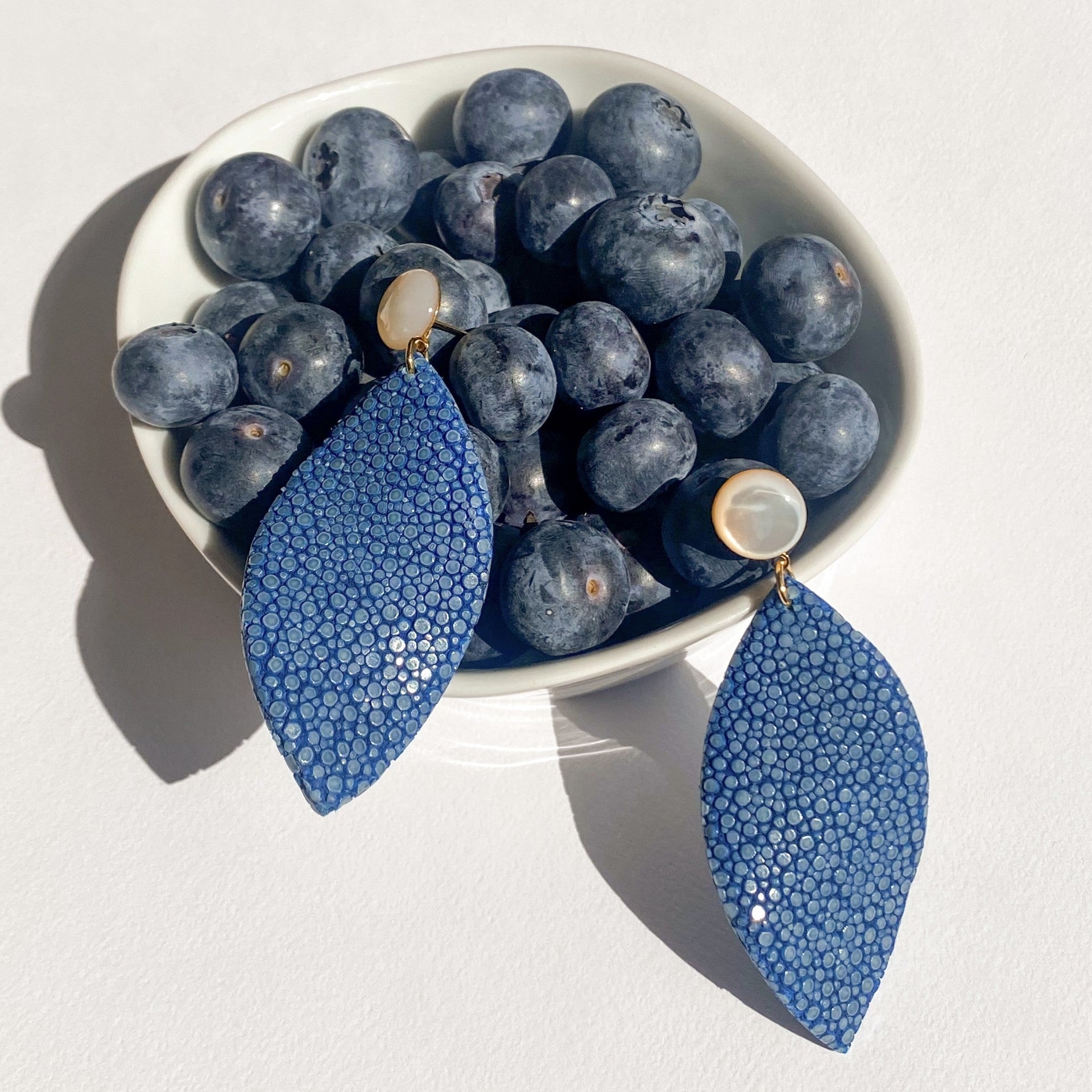 Boucles d'oreilles galuchat Gloria bleu