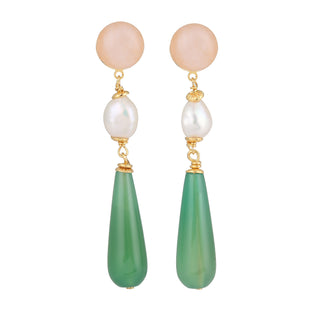 Boucles d'oreilles pendantes Jacinthe en pierres et perles pour oreilles perces ou clips, packshot sur fond blanc