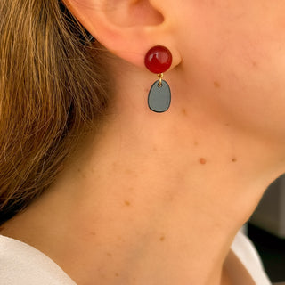 Boucles d'oreilles dépareillées clips femmes ou oreilles percées en pierres naturelles, photo portée.