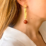 Charger l&#39;image dans la galerie, Boucles d’oreilles asymétriques Isabelle aventurine et agate rouge
