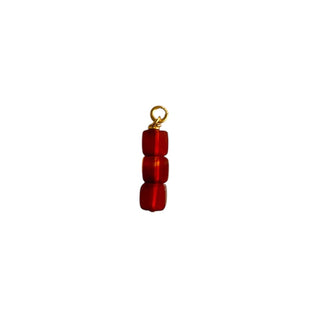 Charm en pierre naturelle pour personnaliser ses creoles dorées.