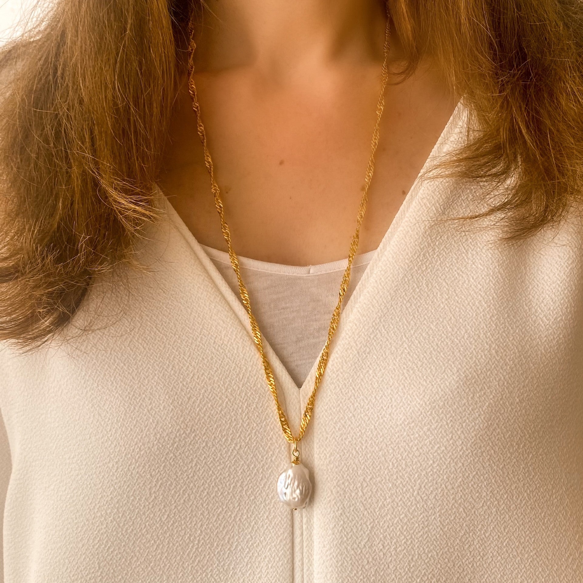 Collier doré et perle blanche Lou