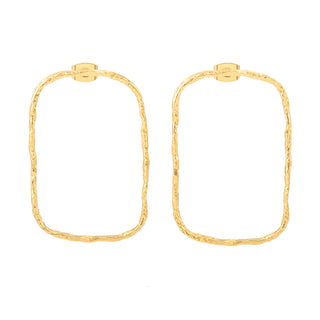 Boucles d’oreilles Eliott grand rectangle doré Youm, finition or fin 24 carats, packshot sur fond blanc.