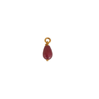 Charm agate fuchsia pour créoles Youm à personnaliser, pierre naturelle montée sur laiton doré à l’or fin 24 carats.