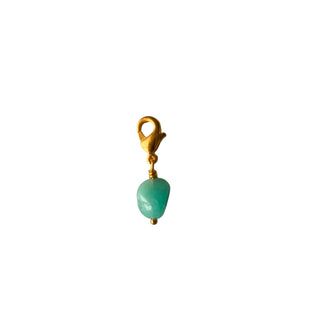 Charm Amazonite Youm — laiton doré à l’or fin 24k, pour colliers et bracelets, packshot sur fond blanc.  