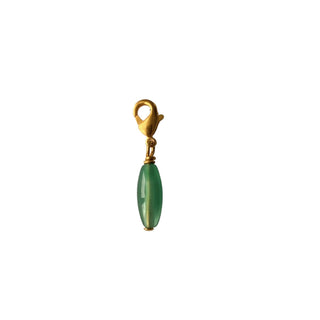Charm Onyx verte Youm — laiton doré à l’or fin 24k, pierre d’onyx verte naturelle, breloque pour personnaliser son collier ou bracelet, packshot sur fond blanc.  