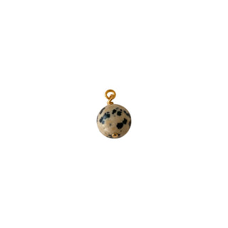 Charm jaspe dalmatien pour créoles Youm à personnaliser, pierre naturelle montée sur laiton doré à l’or fin 24 carats.