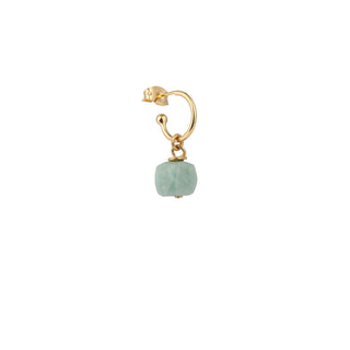 Créole Alec Youm en laiton doré à l’or fin 24k, diamètre 1 cm, avec un charm en amazonite et à composer avec des charms.