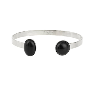 Jonc Théo argenté avec pierre agate noire, en laiton plaqué argent, packshot sur fond neutre, taille unique ajustable.